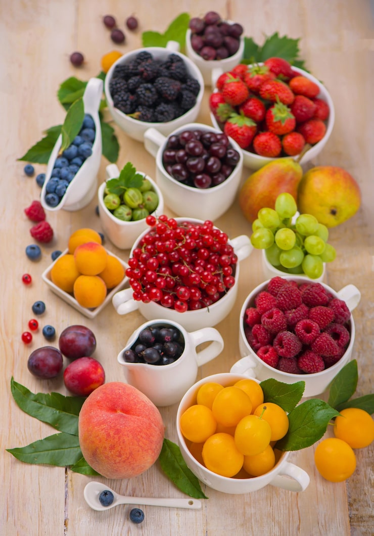 berry-mix-isolated-white-background_372197-1213
