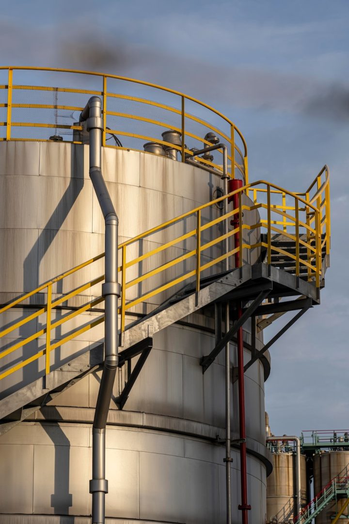 environmental-pollution-industry-exterior-daylight_23-2149057689